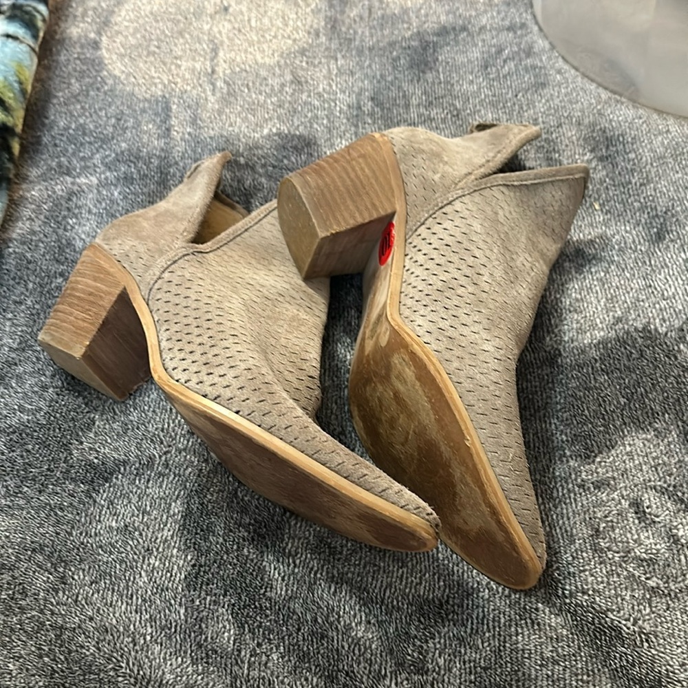 Ankle boots